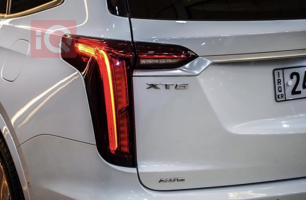 کادیلاک XT6